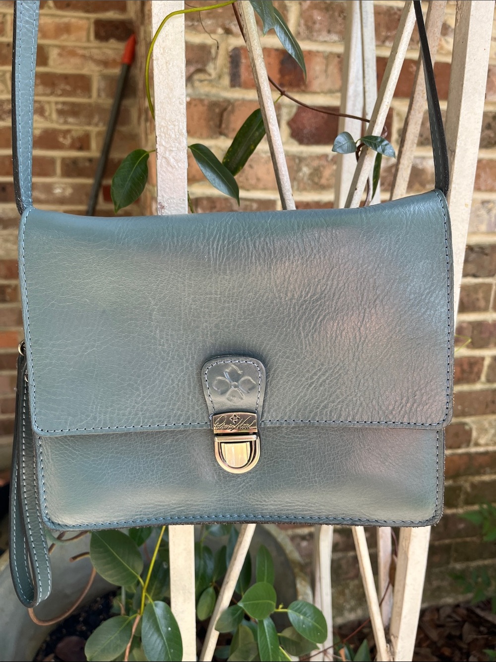 Patricia Nash Teal Leather Crossbody Bag color Mirage EUC style P14106